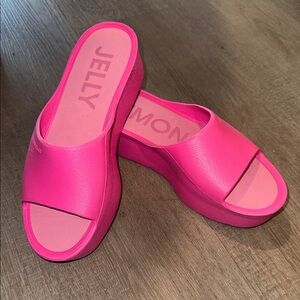 ✨ Lemon Jelly Sunny Platform Slides - NIB Fuchsia Pink ✨